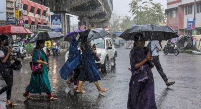 സംസ്ഥാനത്ത് ഇന്നും മഴയ്ക്ക് സാധ്യത ; ഏഴു ജില്ലകളിൽ യെല്ലോ അലര്ട്ട് സംസ്ഥാനത്ത് ഇന്നും മഴയ്ക്ക് സാധ്യത ; ഏഴു ജില്ലകളിൽ യെല്ലോ അലര്ട്ട്