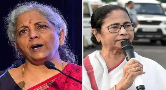 നിതി ആയോഗ് യോഗത്തില് തന്നെ സംസാരിക്കാൻ അനുവദിച്ചില്ലെന്ന മമതാ ബാനർജിയുടെ ആരോപണം തള്ളി കേന്ദ്രമന്ത്രി നിർമല സീതാരാമൻ നിതി ആയോഗ് യോഗത്തില് തന്നെ സംസാരിക്കാൻ അനുവദിച്ചില്ലെന്ന മമതാ ബാനർജിയുടെ ആരോപണം തള്ളി കേന്ദ്രമന്ത്രി നിർമല സീതാരാമൻ