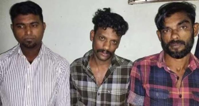 കുമളിയിൽ ഹാഷിഷ് ഓയിലുമായി മൂന്ന് പേർ അറസ്റ്റിൽ കുമളിയിൽ ഹാഷിഷ് ഓയിലുമായി മൂന്ന് പേർ അറസ്റ്റിൽ