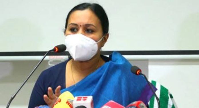 നിപ ഭീതിയിൽ ആശ്വാസം ; രോഗപ്പകര്ച്ചയുടെ സൂചനകളില്ല, ജാഗ്രത തുടരണമെന്ന് ആരോഗ്യമന്ത്രി നിപ ഭീതിയിൽ ആശ്വാസം ; രോഗപ്പകര്ച്ചയുടെ സൂചനകളില്ല, ജാഗ്രത തുടരണമെന്ന് ആരോഗ്യമന്ത്രി