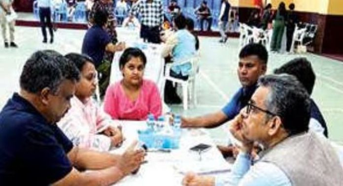 ഓപ്പൺ ഹൗസിൽ നൂറിലേറെ പരാതികൾ എത്തി ഓപ്പൺ ഹൗസിൽ നൂറിലേറെ പരാതികൾ എത്തി