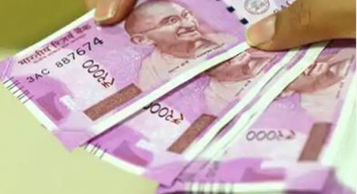സാമ്പത്തിക തട്ടിപ്പ് ; പത്തുകോടി രൂപ നഷ്ടപ്പെട്ടെന്ന പരാതിയുമായി പ്രവാസികൾ, മുന്നറിയിപ്പുമായി അധികൃതർ സാമ്പത്തിക തട്ടിപ്പ് ; പത്തുകോടി രൂപ നഷ്ടപ്പെട്ടെന്ന പരാതിയുമായി പ്രവാസികൾ, മുന്നറിയിപ്പുമായി അധികൃതർ