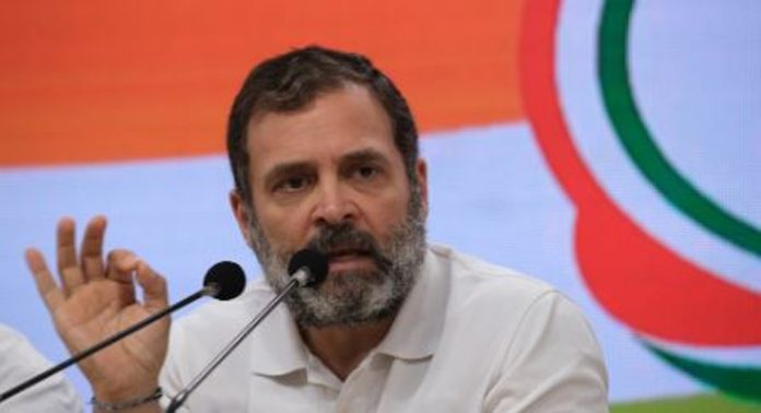 വീരമൃത്യു വരിച്ച അഗ്നിവീറിന് ലഭിച്ചത് ഇൻഷുറൻസ് മാത്രം ; വീണ്ടും കേന്ദ്രത്തിനെതിരേ ആഞ്ഞടിച്ച് രാഹുൽ ഗാന്ധി വീരമൃത്യു വരിച്ച അഗ്നിവീറിന് ലഭിച്ചത് ഇൻഷുറൻസ് മാത്രം ; വീണ്ടും കേന്ദ്രത്തിനെതിരേ ആഞ്ഞടിച്ച് രാഹുൽ ഗാന്ധി