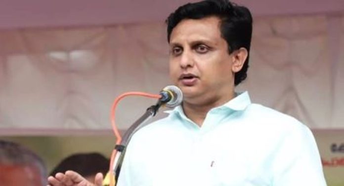 അര്ജുനെ കണ്ടെത്താന് നാവികസേനയുടെ സേവനം തുടരണം ; മന്ത്രി മുഹമ്മദ് റിയാസ് അര്ജുനെ കണ്ടെത്താന് നാവികസേനയുടെ സേവനം തുടരണം ; മന്ത്രി മുഹമ്മദ് റിയാസ്