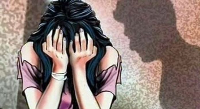 യുവതിയെ പ്രണയം നടിച്ച് പീഡിപ്പിച്ച കേസിൽ കിക്ക് ബോക്സിങ് പരിശീലകൻ പിടിയിൽ യുവതിയെ പ്രണയം നടിച്ച് പീഡിപ്പിച്ച കേസിൽ കിക്ക് ബോക്സിങ് പരിശീലകൻ പിടിയിൽ