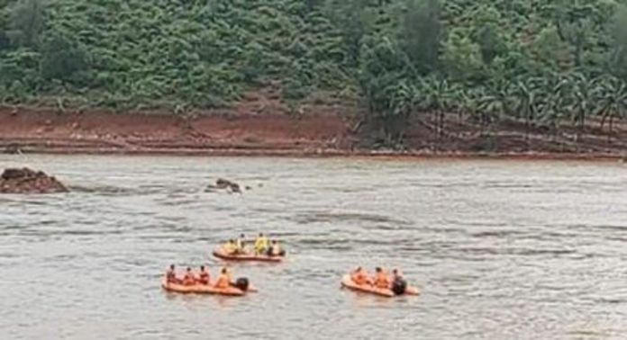 മിഷൻ അർജുൻ ; ഇന്നത്തെ തിരച്ചിൽ നിർത്തി മിഷൻ അർജുൻ ; ഇന്നത്തെ തിരച്ചിൽ നിർത്തി