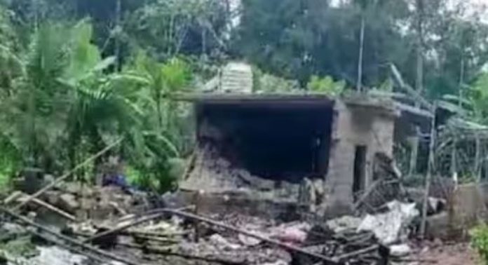 തിരുവനന്തപുരത്ത് പടക്ക വില്പ്പനശാലക്ക് തീപിടിച്ചു ; ഉടമസ്ഥൻ ഗുരുതരാവസ്ഥയിൽ തിരുവനന്തപുരത്ത് പടക്ക വില്പ്പനശാലക്ക് തീപിടിച്ചു ; ഉടമസ്ഥൻ ഗുരുതരാവസ്ഥയിൽ