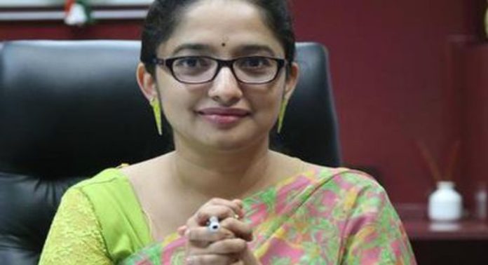 വിഴിഞ്ഞത്ത് വരുന്നത് ഡമ്മിയല്ല, ഒറിജിനല് ഷിപ്പ്, ട്രയല്റണ്ണിന് സജ്ജം ; ഡോ.ദിവ്യ എസ് അയ്യര് വിഴിഞ്ഞത്ത് വരുന്നത് ഡമ്മിയല്ല, ഒറിജിനല് ഷിപ്പ്, ട്രയല്റണ്ണിന് സജ്ജം ; ഡോ.ദിവ്യ എസ് അയ്യര്
