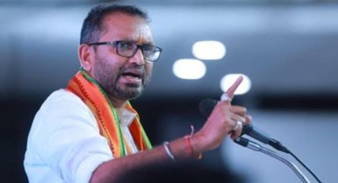 ബജറ്റിൽ ഒന്നും കിട്ടിയില്ലെന്ന വാദം ശരിയല്ല, കേരളത്തിന് 3000 കോടി കിട്ടി ; തുറന്നടിച്ച് കെ സുരേന്ദ്രൻ ബജറ്റിൽ ഒന്നും കിട്ടിയില്ലെന്ന വാദം ശരിയല്ല, കേരളത്തിന് 3000 കോടി കിട്ടി ; തുറന്നടിച്ച് കെ സുരേന്ദ്രൻ
