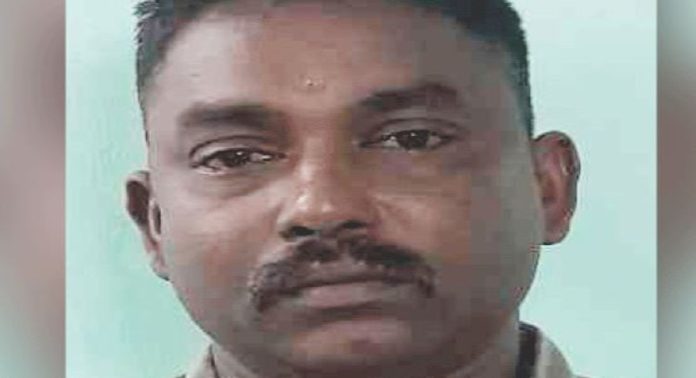 75 കുപ്പി മദ്യവുമായി യുവാവ് പിടിയിൽ 75 കുപ്പി മദ്യവുമായി യുവാവ് പിടിയിൽ