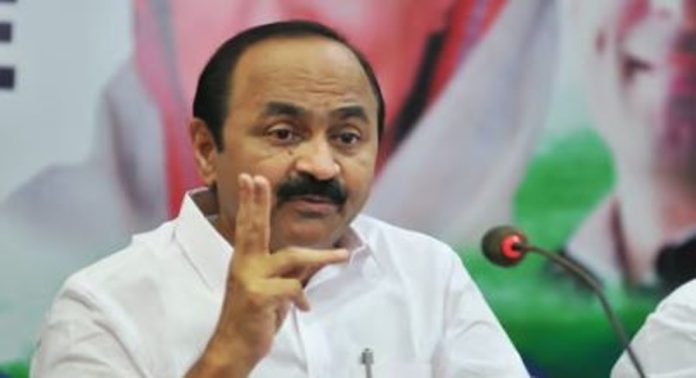 തീരദേശ ഹൈവേ പദ്ധതിയില് നിന്നു പിന്മാറണം ; ആവശ്യവുമായി പ്രതിപക്ഷ നേതാവ് തീരദേശ ഹൈവേ പദ്ധതിയില് നിന്നു പിന്മാറണം ; ആവശ്യവുമായി പ്രതിപക്ഷ നേതാവ്