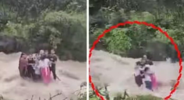 വെള്ളച്ചാട്ടത്തിൽ ഇറങ്ങിയ ഒരു കുടുംബത്തിലെ അഞ്ച് പേർ ഒഴുക്കിൽപെട്ട് മരിച്ചു ; സംഭവം മഹാരാഷ്ട്രയിൽ… വെള്ളച്ചാട്ടത്തിൽ ഇറങ്ങിയ ഒരു കുടുംബത്തിലെ അഞ്ച് പേർ ഒഴുക്കിൽപെട്ട് മരിച്ചു ; സംഭവം മഹാരാഷ്ട്രയിൽ…