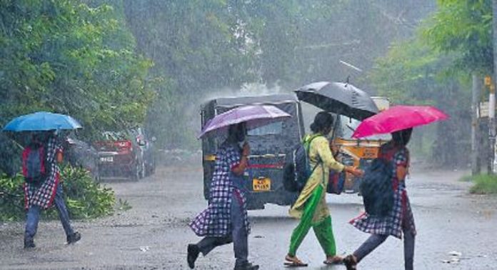 കണ്ണൂരിൽ ശക്തമായ മഴ ; നാളെ വിദ്യാഭ്യാസ സ്ഥാപനങ്ങൾക്ക് അവധി പ്രഖ്യാപിച്ച് ജില്ലാ കളക്ടർ കണ്ണൂരിൽ ശക്തമായ മഴ ; നാളെ വിദ്യാഭ്യാസ സ്ഥാപനങ്ങൾക്ക് അവധി പ്രഖ്യാപിച്ച് ജില്ലാ കളക്ടർ