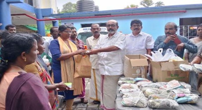 ഭക്ഷണ പൊതി വിതരണം നടത്തി ഭക്ഷണ പൊതി വിതരണം നടത്തി