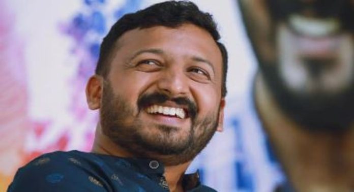 രാഹുൽ മാങ്കൂട്ടത്തിലിന്റെ പ്രസംഗം സോഷ്യൽ മീഡിയയിൽ ഷെയർ ചെയ്തു ; പിന്നാലെ പോലീസ് ഉദ്യോഗസ്ഥനെതിരെ അന്വേഷണം രാഹുൽ മാങ്കൂട്ടത്തിലിന്റെ പ്രസംഗം സോഷ്യൽ മീഡിയയിൽ ഷെയർ ചെയ്തു ; പിന്നാലെ പോലീസ് ഉദ്യോഗസ്ഥനെതിരെ അന്വേഷണം