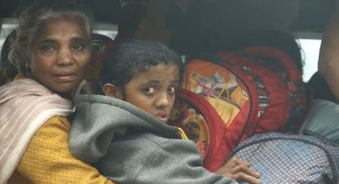 ഗര്ഭിണികളും കുട്ടികളുമടക്കം ദുരിതാശ്വാസ ക്യാമ്പുകളില് ; രക്ഷാപ്രവര്ത്തനം തുടരുന്നു ഗര്ഭിണികളും കുട്ടികളുമടക്കം ദുരിതാശ്വാസ ക്യാമ്പുകളില് ; രക്ഷാപ്രവര്ത്തനം തുടരുന്നു