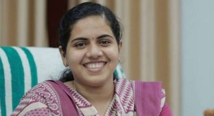 അനുവാദം ചോദിച്ചിട്ടില്ല, റെയിൽവേയുടെ സ്ഥലത്തെ മാലിന്യം നീക്കാന് നോട്ടീസ് നൽകുകയാണ് ചെയ്തത് ; മേയര് ആര്യ രാജേന്ദ്രൻ അനുവാദം ചോദിച്ചിട്ടില്ല, റെയിൽവേയുടെ സ്ഥലത്തെ മാലിന്യം നീക്കാന് നോട്ടീസ് നൽകുകയാണ് ചെയ്തത് ; മേയര് ആര്യ രാജേന്ദ്രൻ
