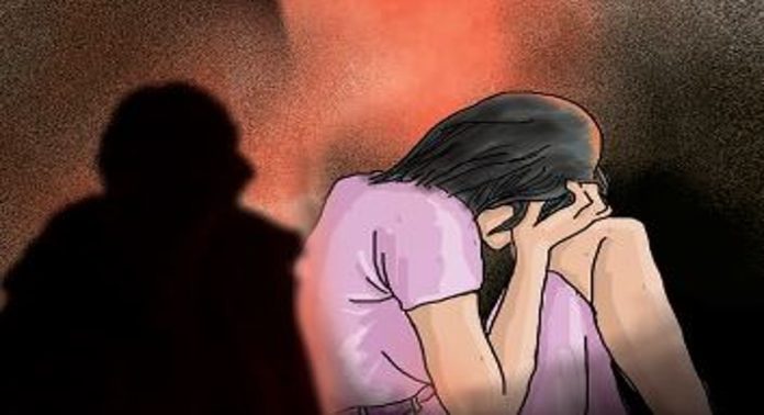 പ്രായപൂർത്തിയാകാത്ത പെൺകുട്ടിയെ ഓടുന്ന കാറിനുള്ളിൽ വച്ച് പീഡിപ്പിച്ച് വീഡിയോ പ്രചരിപ്പിച്ചു ; രണ്ടുപേര് അറസ്റ്റില് പ്രായപൂർത്തിയാകാത്ത പെൺകുട്ടിയെ ഓടുന്ന കാറിനുള്ളിൽ വച്ച് പീഡിപ്പിച്ച് വീഡിയോ പ്രചരിപ്പിച്ചു ; രണ്ടുപേര് അറസ്റ്റില്