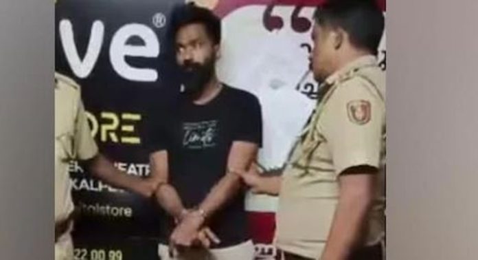 മയക്കുമരുന്നുമായി ആയുർവേദ ഡോക്ടർ അറസ്റ്റിൽ മയക്കുമരുന്നുമായി ആയുർവേദ ഡോക്ടർ അറസ്റ്റിൽ