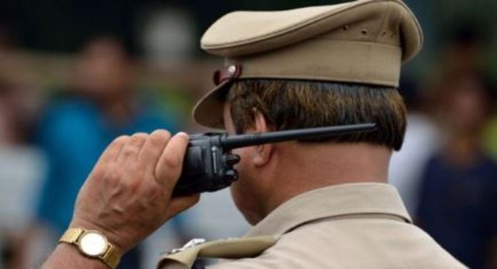 ആലപ്പുഴ റെയില്വെ സ്റ്റേഷനില് വെച്ച് പ്രതി ചാടിപ്പോയി ; പോലീസ് അന്വേഷണം ഊര്ജിതമാക്കി ആലപ്പുഴ റെയില്വെ സ്റ്റേഷനില് വെച്ച് പ്രതി ചാടിപ്പോയി ; പോലീസ് അന്വേഷണം ഊര്ജിതമാക്കി