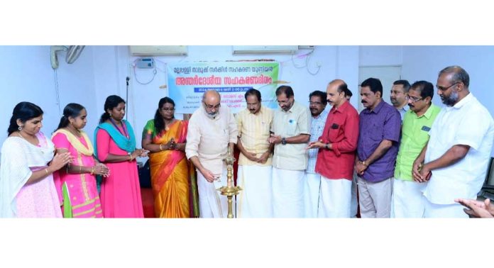 നാടിൻ്റെ സമഗ്രവും സുസ്ഥിരവുമായ വളർച്ചയ്ക്ക് സഹകരണ സ്ഥാപനങ്ങളെ ശക്തിപ്പെടുത്തേണ്ടതുണ്ടെന്ന് അഡ്വ. മാത്യു ടി. തോമസ് എം.എൽ.എ നാടിൻ്റെ സമഗ്രവും സുസ്ഥിരവുമായ വളർച്ചയ്ക്ക് സഹകരണ സ്ഥാപനങ്ങളെ ശക്തിപ്പെടുത്തേണ്ടതുണ്ടെന്ന് അഡ്വ. മാത്യു ടി. തോമസ് എം.എൽ.എ