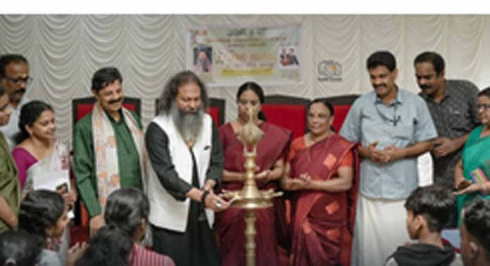 ഇംഗ്ലീഷും ഹിന്ദിയും സംസാരിക്കാൻ അറിയാത്തവർ എല്ലാ മേഖലയിലും പിന്തള്ളപ്പെടും ; ഡോ. ജിതേഷ്ജി ഇംഗ്ലീഷും ഹിന്ദിയും സംസാരിക്കാൻ അറിയാത്തവർ എല്ലാ മേഖലയിലും പിന്തള്ളപ്പെടും ; ഡോ. ജിതേഷ്ജി
