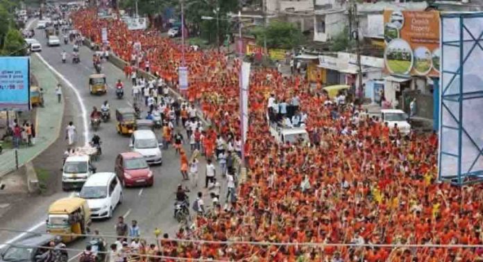 കടയുടമകളുടെ പേര് പ്രദർശിപ്പിക്കണമെന്ന നിർദ്ദേശം സുതാര്യതക്ക് വേണ്ടി ; ‘കന്വാര് യാത്രയിൽ’ യുപി സർക്കാർ കടയുടമകളുടെ പേര് പ്രദർശിപ്പിക്കണമെന്ന നിർദ്ദേശം സുതാര്യതക്ക് വേണ്ടി ; ‘കന്വാര് യാത്രയിൽ’ യുപി സർക്കാർ