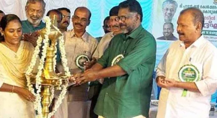 കൊടുമൺ പ്ലാന്റേഷനിൽ ആവർത്തന ക്യഷിയുടെ ഭാഗമായി റബർ തൈ നടീൽ പ്രവർത്തനങ്ങളുടെ ഉദ്ഘാടനം നടന്നു കൊടുമൺ പ്ലാന്റേഷനിൽ ആവർത്തന ക്യഷിയുടെ ഭാഗമായി റബർ തൈ നടീൽ പ്രവർത്തനങ്ങളുടെ ഉദ്ഘാടനം നടന്നു