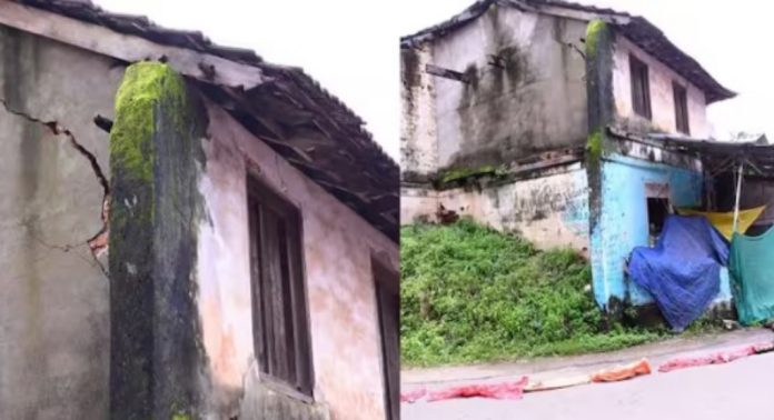 ഏത് നിമിഷവും തകര്ന്ന് വീഴാവുന്ന അവസ്ഥയില് കാലിച്ചാക്ക് വിപണന കേന്ദ്രം ; ഗതാഗതം നിരോധിച്ച് പോലീസ് ഏത് നിമിഷവും തകര്ന്ന് വീഴാവുന്ന അവസ്ഥയില് കാലിച്ചാക്ക് വിപണന കേന്ദ്രം ; ഗതാഗതം നിരോധിച്ച് പോലീസ്