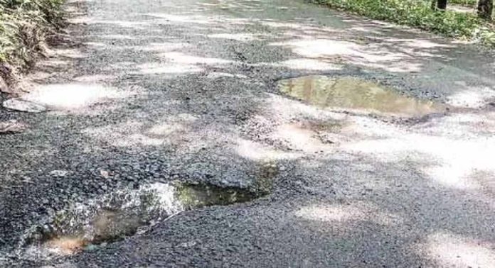 ചുങ്കപ്പാറ – പൊന്തൻപുഴ റോഡ് സഞ്ചാരയോഗ്യമാക്കണമെന്ന ആവശ്യം ശക്തമാകുന്നു ചുങ്കപ്പാറ – പൊന്തൻപുഴ റോഡ് സഞ്ചാരയോഗ്യമാക്കണമെന്ന ആവശ്യം ശക്തമാകുന്നു