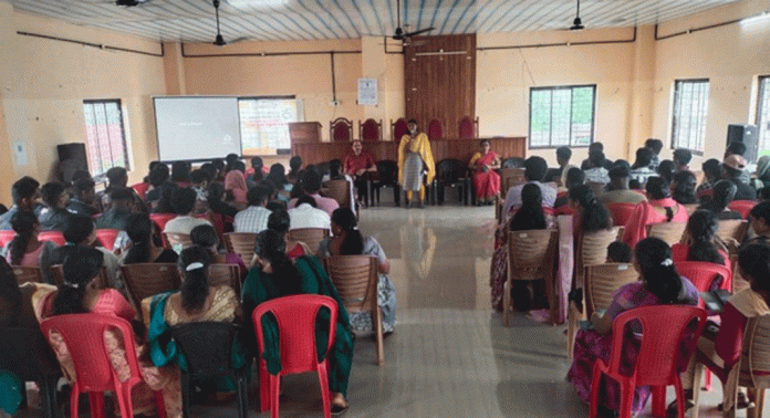 മലയാലപ്പുഴ പഞ്ചായത്ത് സമ്പൂർണ ഡിജിറ്റൽ സാക്ഷരതയിലേക്ക് മലയാലപ്പുഴ പഞ്ചായത്ത് സമ്പൂർണ ഡിജിറ്റൽ സാക്ഷരതയിലേക്ക്