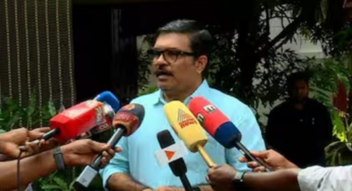 പാലക്കാട് യുഡിഎഫിൽ അഗ്നിപർവതം പുകയുന്നു, വലിയ പൊട്ടിത്തെറിയുണ്ടാകും, കൂടുതൽ പേർ പുറത്തേക്ക് വരും : എംബി രാജേഷ് പാലക്കാട് യുഡിഎഫിൽ അഗ്നിപർവതം പുകയുന്നു, വലിയ പൊട്ടിത്തെറിയുണ്ടാകും, കൂടുതൽ പേർ പുറത്തേക്ക് വരും : എംബി രാജേഷ്