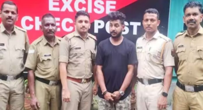 കൂട്ടുപുഴ ചെക്ക്പോസ്റ്റിൽ എംഡിഎംഎയുമായി യുവാവ് അറസ്റ്റിൽ കൂട്ടുപുഴ ചെക്ക്പോസ്റ്റിൽ എംഡിഎംഎയുമായി യുവാവ് അറസ്റ്റിൽ