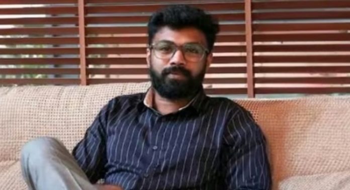 പെരുമ്പാവൂരില് കെട്ടിടത്തിന് മുകളില് നിന്ന് വീണ് മേഘ ഗ്രൂപ്പ് ജനറല് മാനേജര് മരിച്ചനിലയില് പെരുമ്പാവൂരില് കെട്ടിടത്തിന് മുകളില് നിന്ന് വീണ് മേഘ ഗ്രൂപ്പ് ജനറല് മാനേജര് മരിച്ചനിലയില്