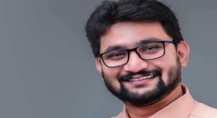 വിഭാഗീയതയ്ക്ക് നേതൃത്വം നൽകുന്നു ; പാര്ട്ടിക്ക് അതീതനായി പ്രവര്ത്തിക്കുന്നു ; മുഹമ്മദ് മുഹസീനെതിരെ വിമര്ശനം വിഭാഗീയതയ്ക്ക് നേതൃത്വം നൽകുന്നു ; പാര്ട്ടിക്ക് അതീതനായി പ്രവര്ത്തിക്കുന്നു ; മുഹമ്മദ് മുഹസീനെതിരെ വിമര്ശനം