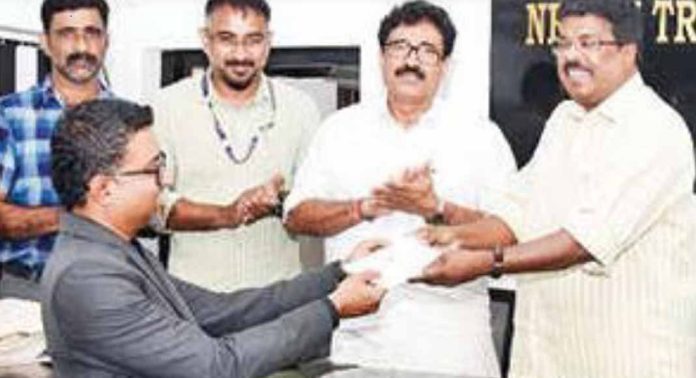 നെഹ്റു ട്രോഫി വള്ളംകളി : ടിക്കറ്റുവിൽപ്പന തുടങ്ങി നെഹ്റു ട്രോഫി വള്ളംകളി : ടിക്കറ്റുവിൽപ്പന തുടങ്ങി