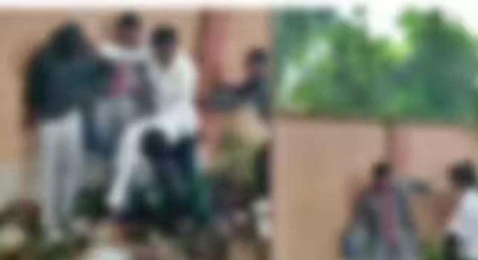 സ്കൂളിൽ പെൺകുട്ടിയുമായി സംസാരിച്ചതിന്റെ പേരിൽ സ്കൂൾ വിദ്യാർത്ഥിക്ക് ക്രൂര മർദനം സ്കൂളിൽ പെൺകുട്ടിയുമായി സംസാരിച്ചതിന്റെ പേരിൽ സ്കൂൾ വിദ്യാർത്ഥിക്ക് ക്രൂര മർദനം