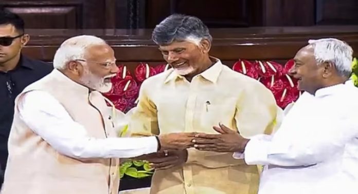 ബിഹാറിനും ആന്ധ്രയ്ക്കും സ്പെഷ്യല് സ്റ്റാറ്റസ് ; വാരിക്കോരി വമ്പന് പദ്ധതികള് ബിഹാറിനും ആന്ധ്രയ്ക്കും സ്പെഷ്യല് സ്റ്റാറ്റസ് ; വാരിക്കോരി വമ്പന് പദ്ധതികള്