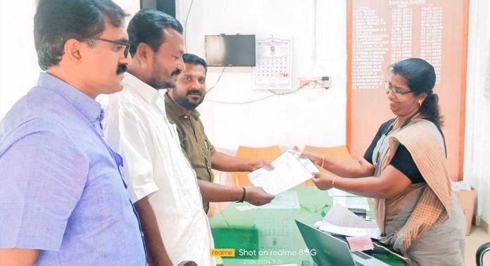 പകർച്ച പനി പടരുന്നു ; ആരോഗ്യ വകുപ്പ് നിഷ്ക്രിയം – കോന്നി തഹസീൽദാർക്ക് കോൺഗ്രസ് മണ്ഡലം കമ്മിറ്റി നിവേദനം നൽകി പകർച്ച പനി പടരുന്നു ; ആരോഗ്യ വകുപ്പ് നിഷ്ക്രിയം – കോന്നി തഹസീൽദാർക്ക് കോൺഗ്രസ് മണ്ഡലം കമ്മിറ്റി നിവേദനം നൽകി