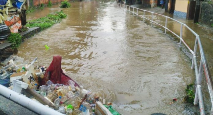 ഓപ്പറേഷൻ അനന്തയും വെറുതെയായി ; ആമയിഴഞ്ചാൻ തോടിനെ വീണ്ടെടുക്കാനുള്ള പദ്ധതികളും പാഴായി ഓപ്പറേഷൻ അനന്തയും വെറുതെയായി ; ആമയിഴഞ്ചാൻ തോടിനെ വീണ്ടെടുക്കാനുള്ള പദ്ധതികളും പാഴായി