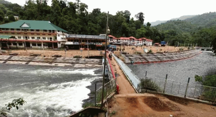 ശബരിമല ദര്ശനത്തിന് എത്തിയ മാനസിക അസ്വാസ്ഥ്യമുള്ള യുവാവ് പമ്പ നദിയില് ചാടി ശബരിമല ദര്ശനത്തിന് എത്തിയ മാനസിക അസ്വാസ്ഥ്യമുള്ള യുവാവ് പമ്പ നദിയില് ചാടി