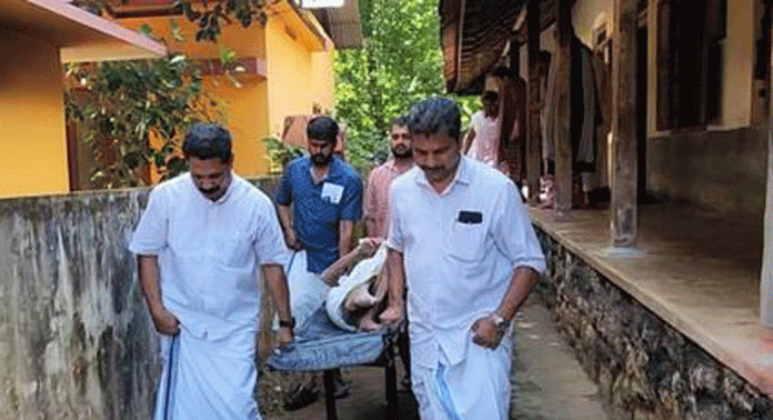 രാജകുടുംബാംഗമായ പി.സി രാജരാജവർമ്മയെ സംരക്ഷിക്കാനാളില്ലാത്തതിനെ തുടർന്ന് കരുണാലയം ഏറ്റെടുത്തു രാജകുടുംബാംഗമായ പി.സി രാജരാജവർമ്മയെ സംരക്ഷിക്കാനാളില്ലാത്തതിനെ തുടർന്ന് കരുണാലയം ഏറ്റെടുത്തു