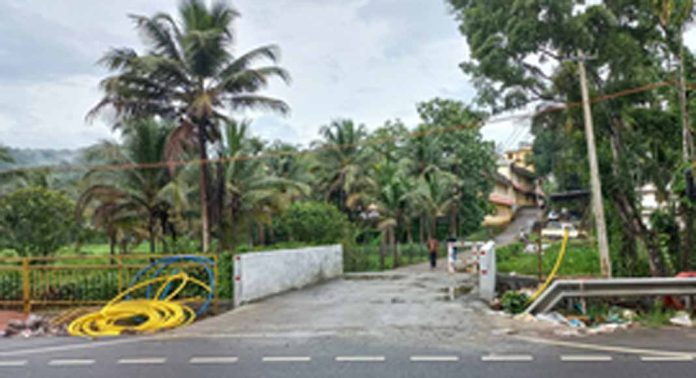 പഴവങ്ങാടി എസ് സി ഹയർ സെക്കൻഡറി സ്കൂളിലേക്ക് പുതുതായി നിർമ്മിച്ച പാലത്തിൻ്റെ ഉദ്ഘാടനം നളെ പഴവങ്ങാടി എസ് സി ഹയർ സെക്കൻഡറി സ്കൂളിലേക്ക് പുതുതായി നിർമ്മിച്ച പാലത്തിൻ്റെ ഉദ്ഘാടനം നളെ