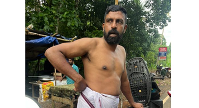 പമ്പാനദിയിലൂടെ ഒഴുകിയെത്തിയ യുവതിയെ രക്ഷിച്ചു ; മാലക്കര സ്വദേശികളായ രഞ്ജിത്തിനും വിജയനും അഭിനന്ദനപ്രവാഹം പമ്പാനദിയിലൂടെ ഒഴുകിയെത്തിയ യുവതിയെ രക്ഷിച്ചു ; മാലക്കര സ്വദേശികളായ രഞ്ജിത്തിനും വിജയനും അഭിനന്ദനപ്രവാഹം