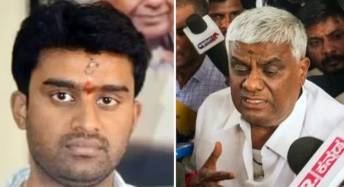 ‘ പ്രജ്വലിനെ ജയിലില് പോയി കാണില്ല, സൂരജ് ഉടന് പുറത്തിറങ്ങും ‘ ; ദൈവം മാത്രമാണ് ഇപ്പോള് തങ്ങള്ക്കൊപ്പമുള്ളതെന്ന് എച്ച്.ഡി രേവണ്ണ ‘ പ്രജ്വലിനെ ജയിലില് പോയി കാണില്ല, സൂരജ് ഉടന് പുറത്തിറങ്ങും ‘ ; ദൈവം മാത്രമാണ് ഇപ്പോള് തങ്ങള്ക്കൊപ്പമുള്ളതെന്ന് എച്ച്.ഡി രേവണ്ണ