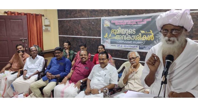 കോന്നി റിപ്പബ്ലിക്കൻ വൊക്കേഷണൽ ഹയർ സെക്കൻ്ററി സ്കൂളിൽ പരിസ്ഥിതി സദസ് സംഘടിപ്പിച്ചു കോന്നി റിപ്പബ്ലിക്കൻ വൊക്കേഷണൽ ഹയർ സെക്കൻ്ററി സ്കൂളിൽ പരിസ്ഥിതി സദസ് സംഘടിപ്പിച്ചു