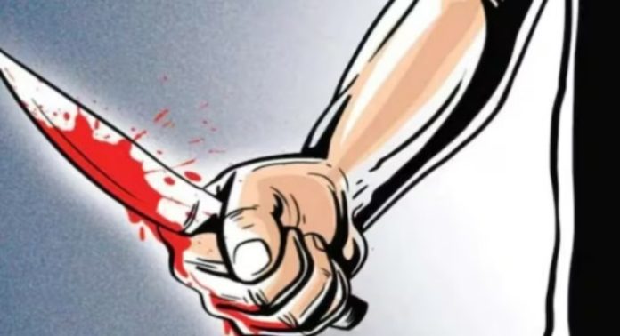 യുവതി കഴുത്ത് അറുത്ത് മരിച്ച നിലയിൽ ; മൂന്നര വയസുള്ള കുഞ്ഞ് ചികിത്സയിൽ യുവതി കഴുത്ത് അറുത്ത് മരിച്ച നിലയിൽ ; മൂന്നര വയസുള്ള കുഞ്ഞ് ചികിത്സയിൽ