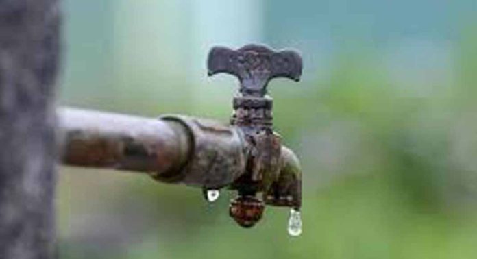 ഓമല്ലൂർ ഗ്രാമപ്പഞ്ചായത്തിൽ ജല അതോറിറ്റിയുടെ കുടിവെള്ളവിതരണം പാളുന്നു ഓമല്ലൂർ ഗ്രാമപ്പഞ്ചായത്തിൽ ജല അതോറിറ്റിയുടെ കുടിവെള്ളവിതരണം പാളുന്നു