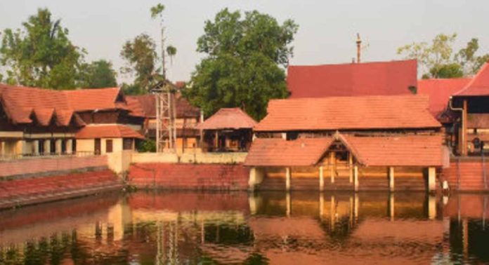 യുവാവിൻ്റെ മൃതദേഹം ക്ഷേത്രക്കുളത്തിൽ ; അമ്പലപ്പുഴ ശ്രീകൃഷ്ണ സ്വാമി ക്ഷേത്രം അടച്ചു യുവാവിൻ്റെ മൃതദേഹം ക്ഷേത്രക്കുളത്തിൽ ; അമ്പലപ്പുഴ ശ്രീകൃഷ്ണ സ്വാമി ക്ഷേത്രം അടച്ചു