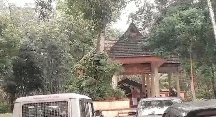 തിരുവല്ല കിഴക്കൻ മുത്തൂർ പടപ്പാട് ശ്രീദേവി ക്ഷേത്രത്തിൽ വൻ മോഷണം തിരുവല്ല കിഴക്കൻ മുത്തൂർ പടപ്പാട് ശ്രീദേവി ക്ഷേത്രത്തിൽ വൻ മോഷണം